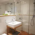 Boutique Reschen 3* Tutzing